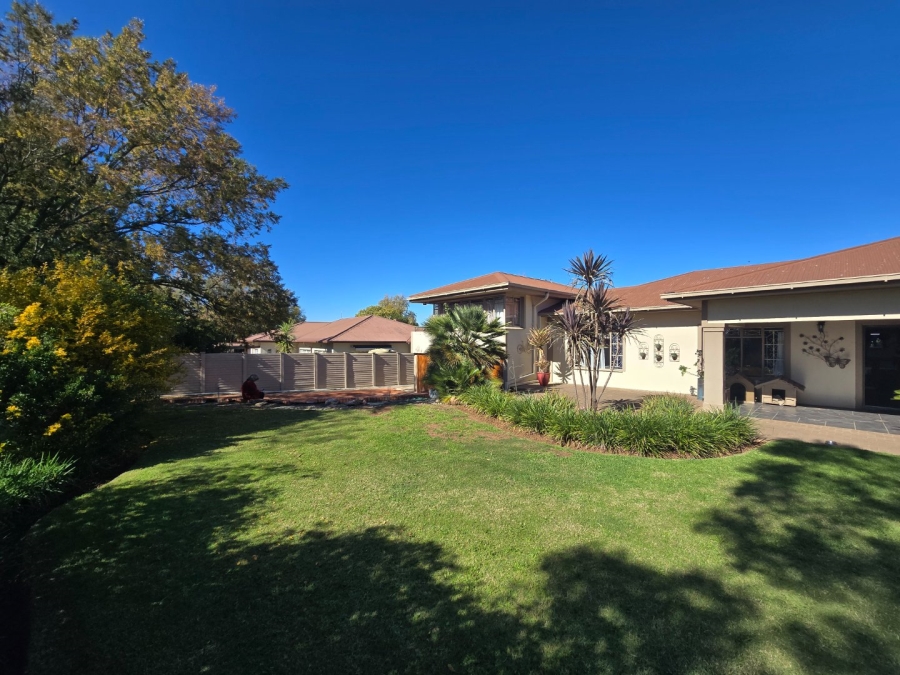 5 Bedroom Property for Sale in Dan Pienaar Free State